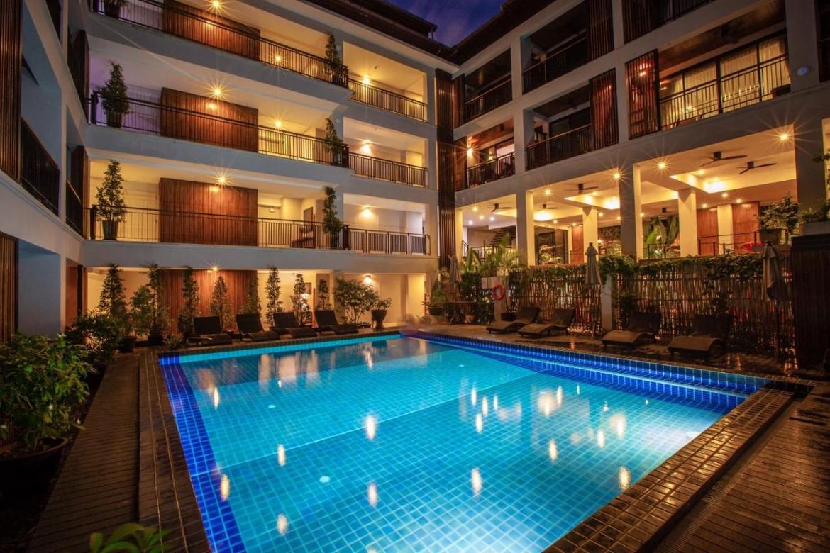 Hotel with pool for sale in Muang Chiang Mai-P-PCCS641