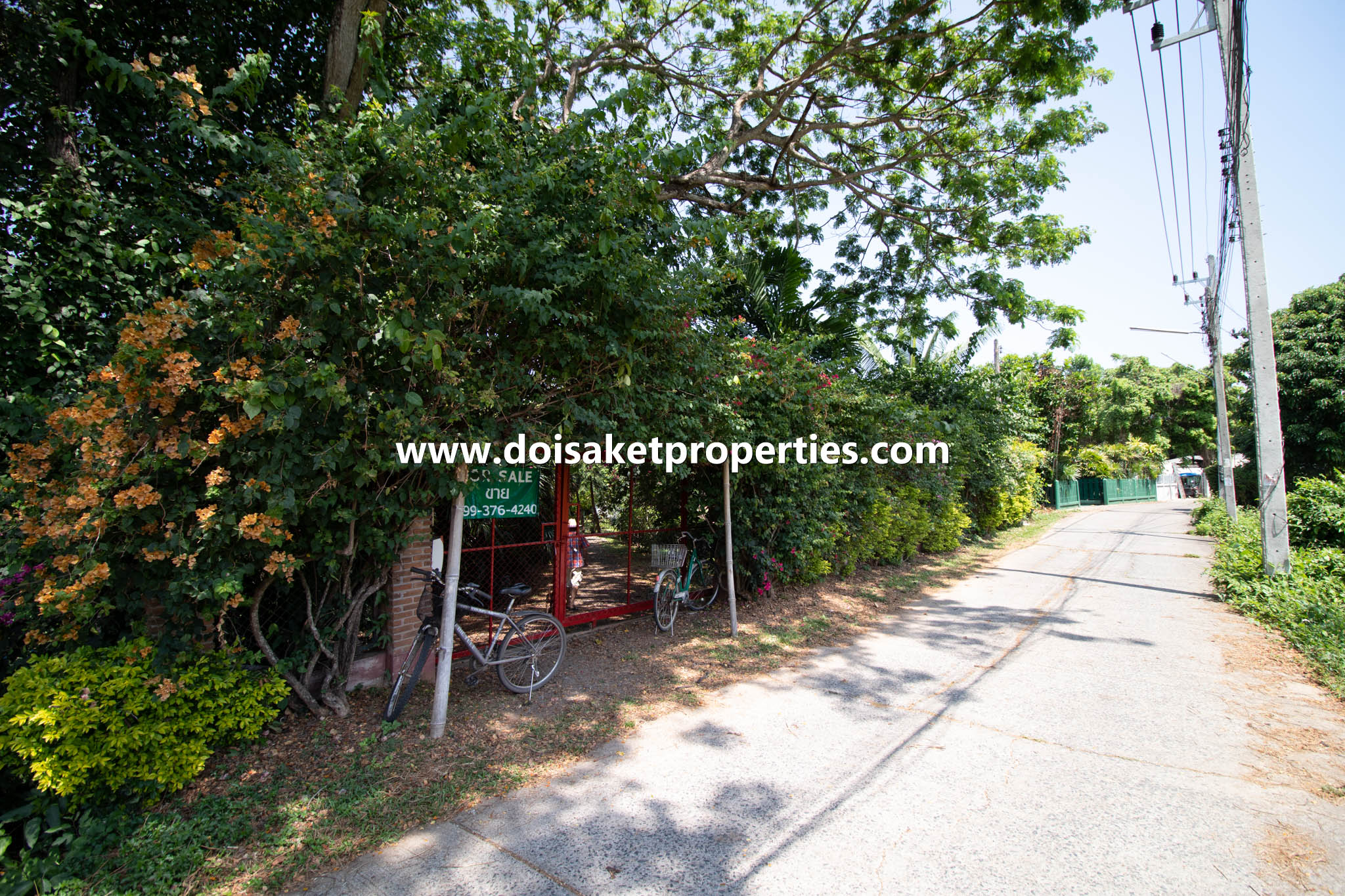 Doi Saket-DSP-(HS329-05) 5-Bedroom Family Home and Guest Bungalow with Gorgeous Gardens for Sale near Tao Garden in Luang Nuea