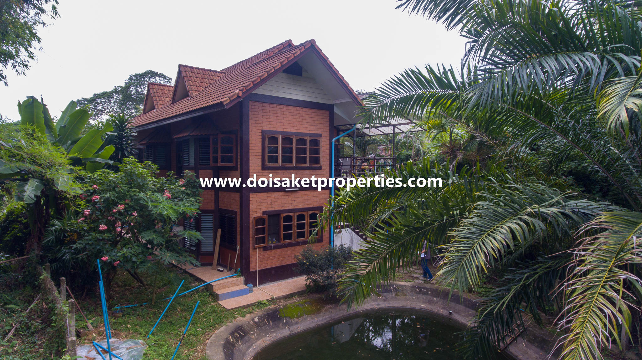 Doi Saket-DSP-(HS329-05) 5-Bedroom Family Home and Guest Bungalow with Gorgeous Gardens for Sale near Tao Garden in Luang Nuea