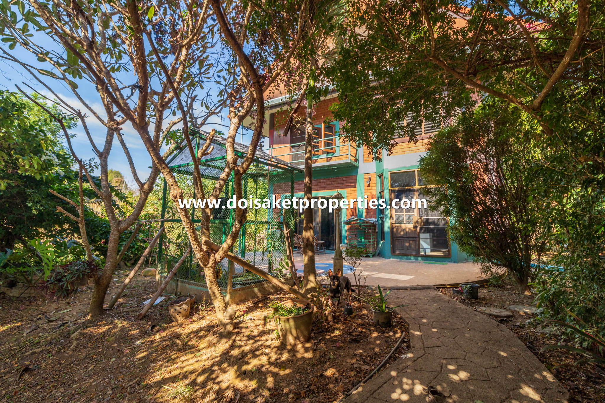 Doi Saket-DSP-(HS329-05) 5-Bedroom Family Home and Guest Bungalow with Gorgeous Gardens for Sale near Tao Garden in Luang Nuea