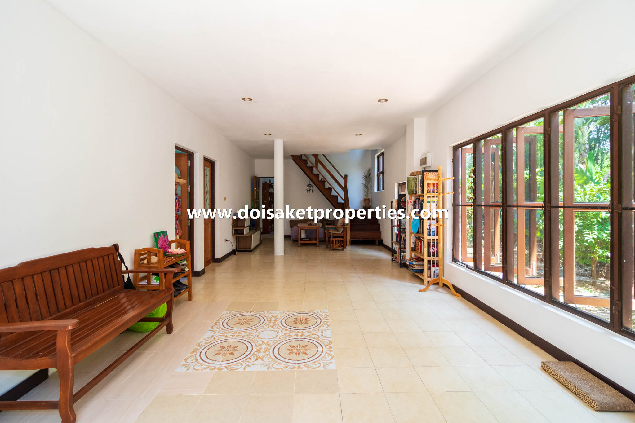 Doi Saket-DSP-(HS329-05) 5-Bedroom Family Home and Guest Bungalow with Gorgeous Gardens for Sale near Tao Garden in Luang Nuea