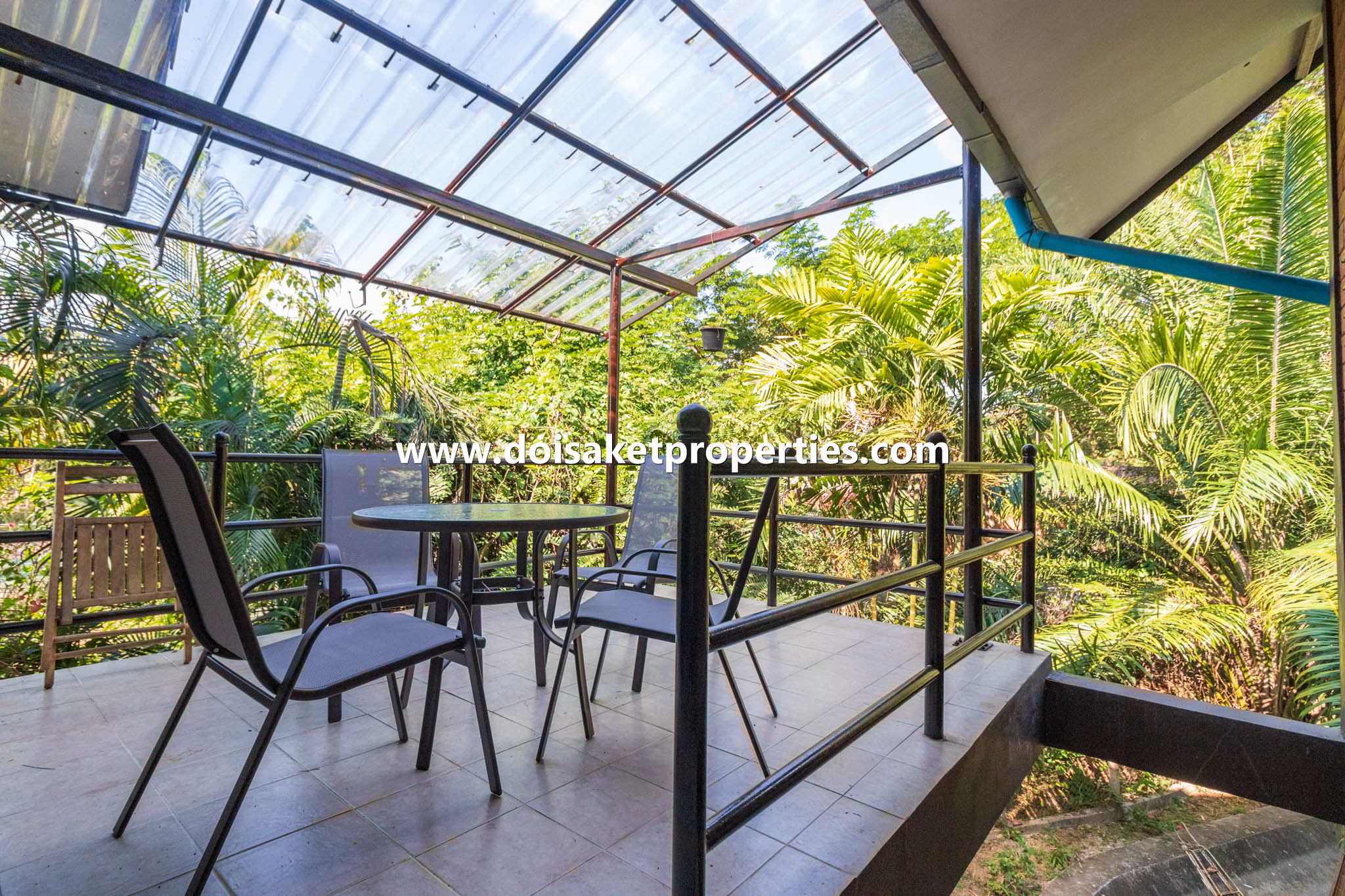 Doi Saket-DSP-(HS329-05) 5-Bedroom Family Home and Guest Bungalow with Gorgeous Gardens for Sale near Tao Garden in Luang Nuea