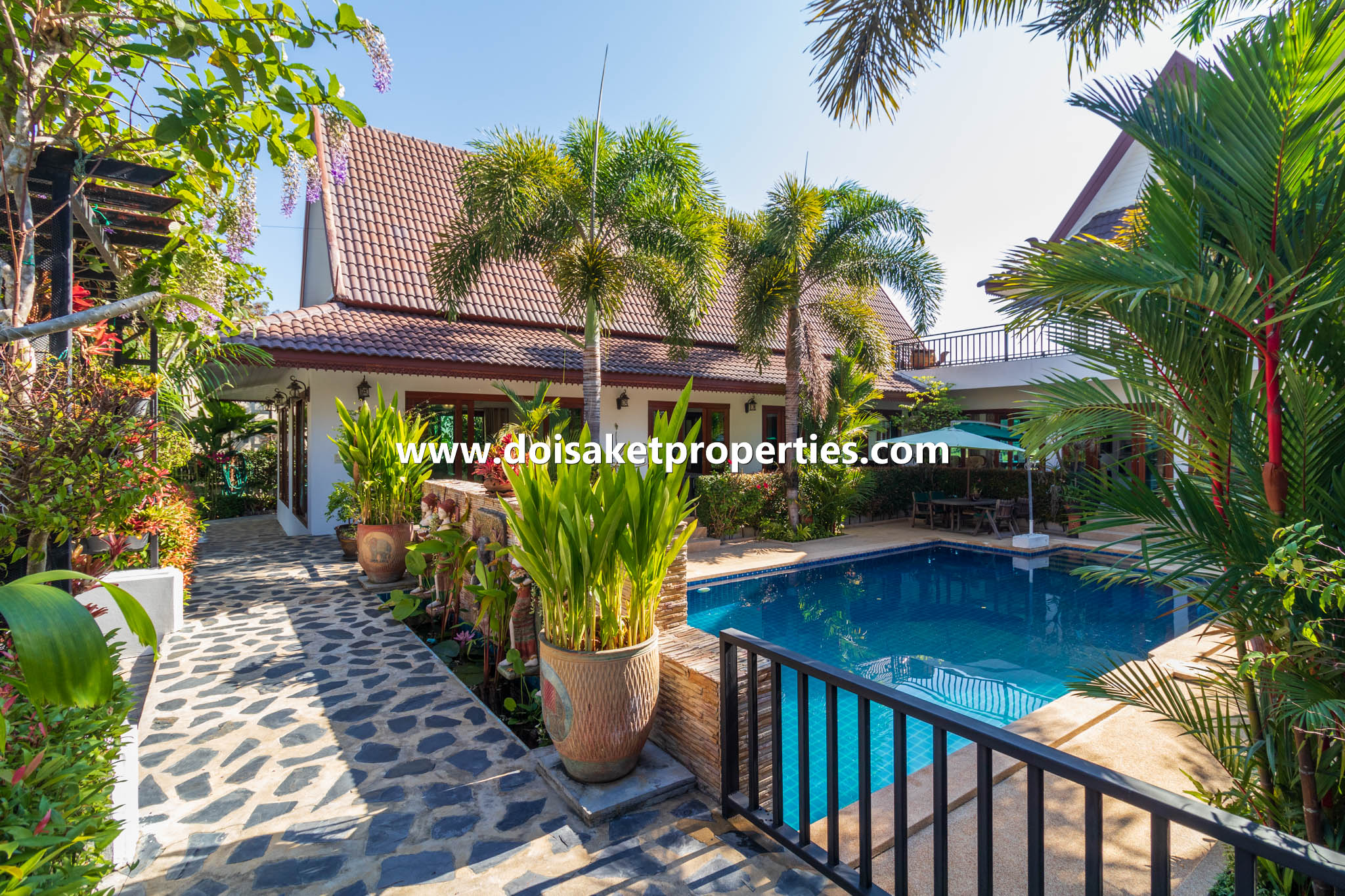 Doi Saket-DSP-(HS330-04) Large and Beautiful Resort-Style Home with Swimming Pool for Sale in Doi Saket