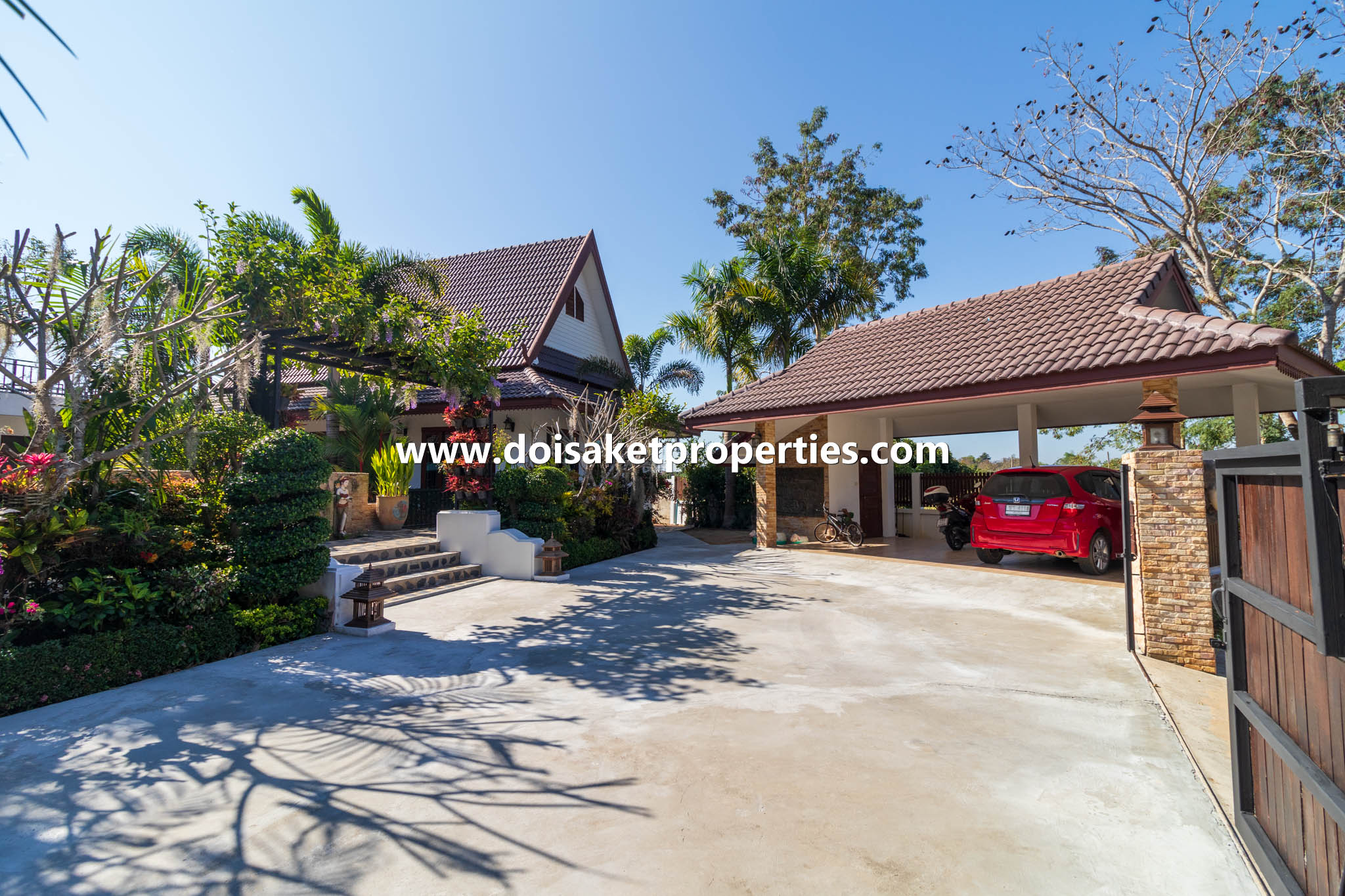 Doi Saket-DSP-(HS330-04) Large and Beautiful Resort-Style Home with Swimming Pool for Sale in Doi Saket