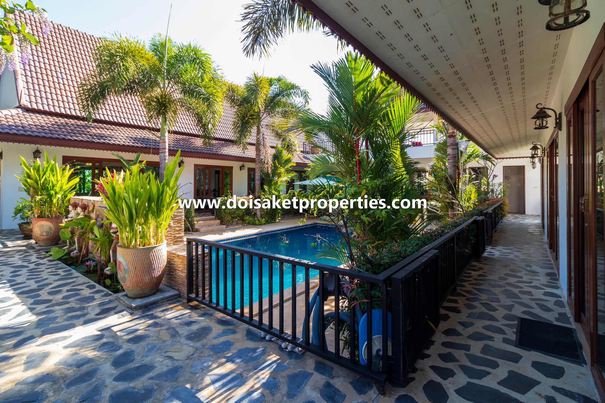 Doi Saket-DSP-(HS330-04) Large and Beautiful Resort-Style Home with Swimming Pool for Sale in Doi Saket