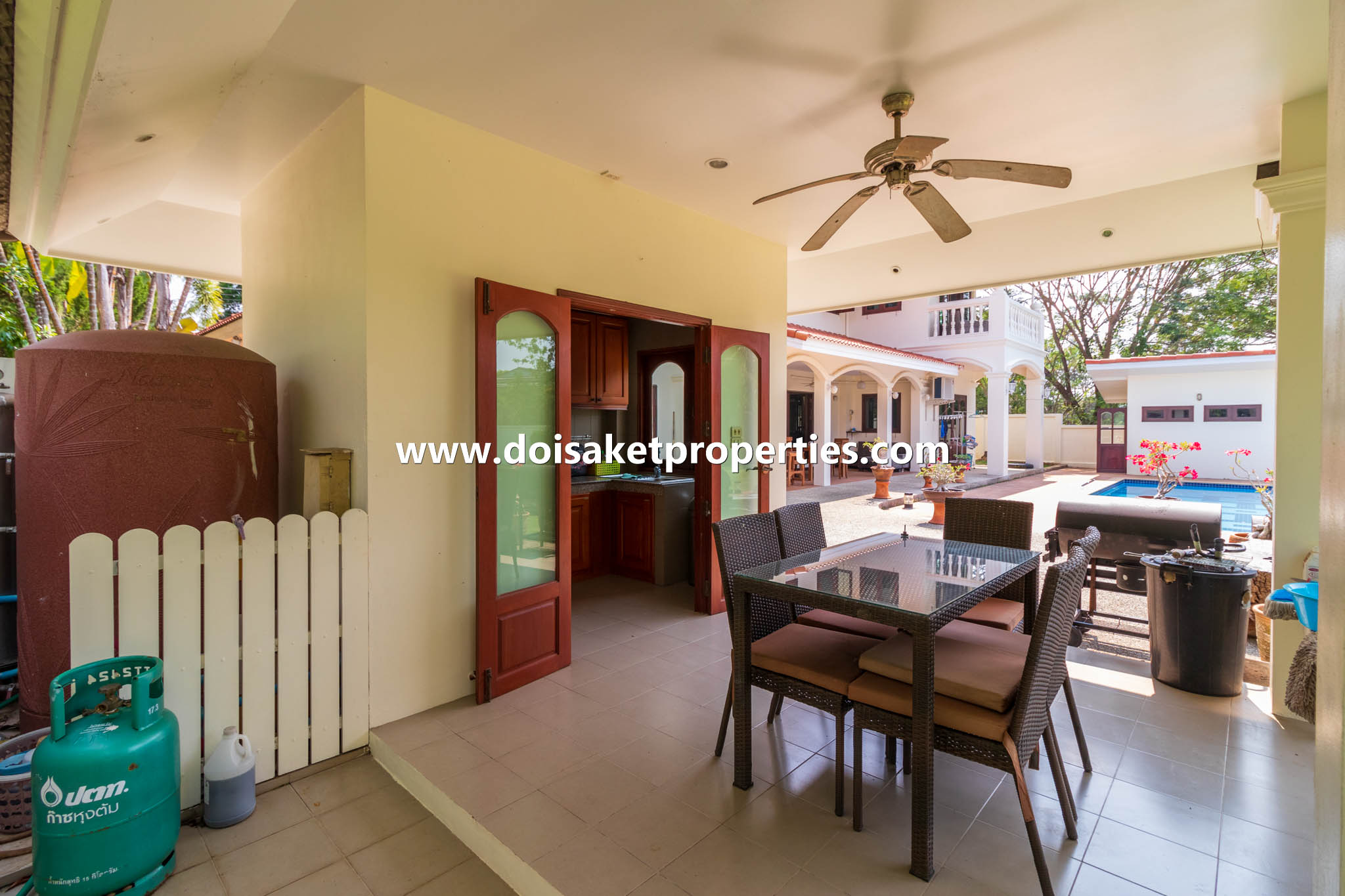 Doi Saket-DSP-(HS332-04) Outstanding 4-Bedroom Family Home with Swimming Pool for Sale in Luang Nuea