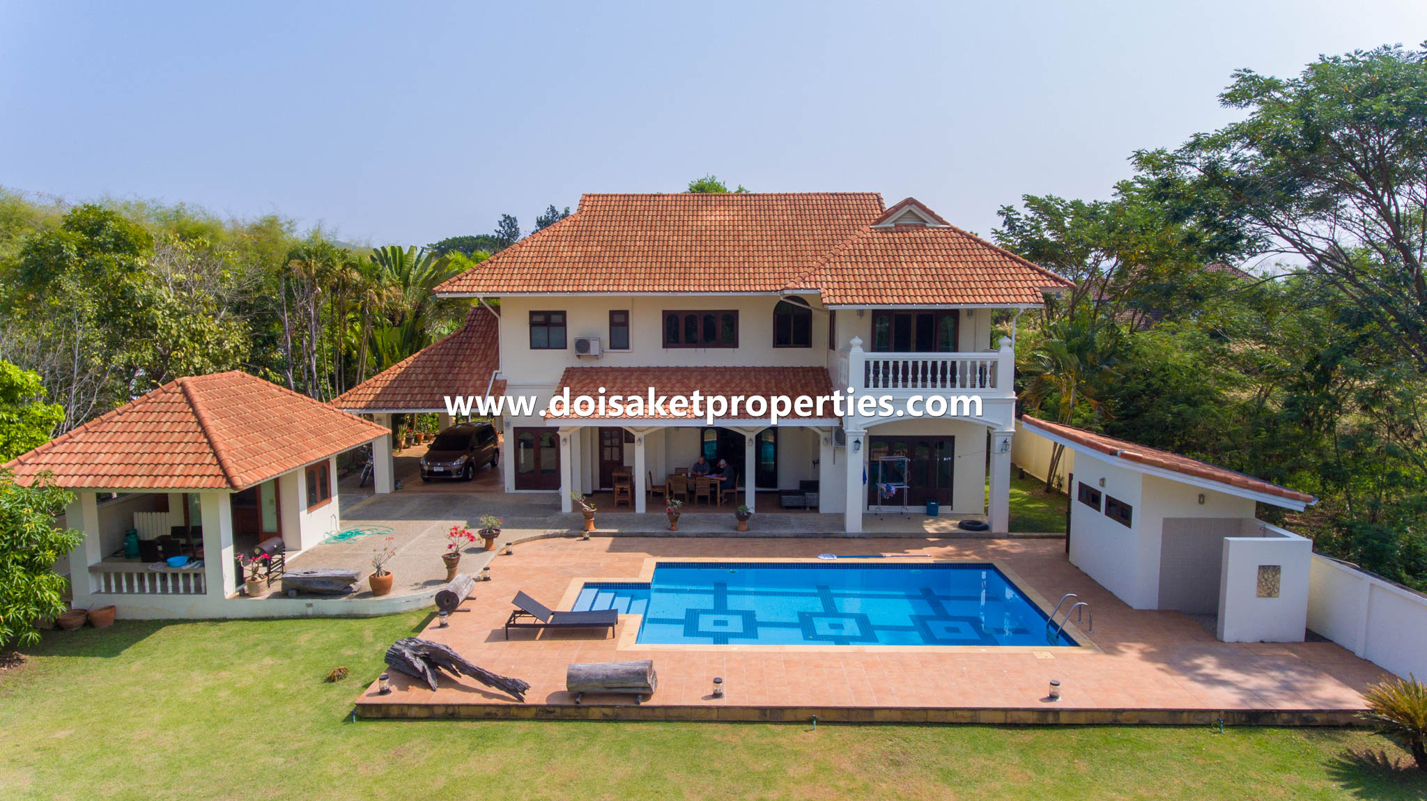 Doi Saket-DSP-(HS332-04) Outstanding 4-Bedroom Family Home with Swimming Pool for Sale in Luang Nuea