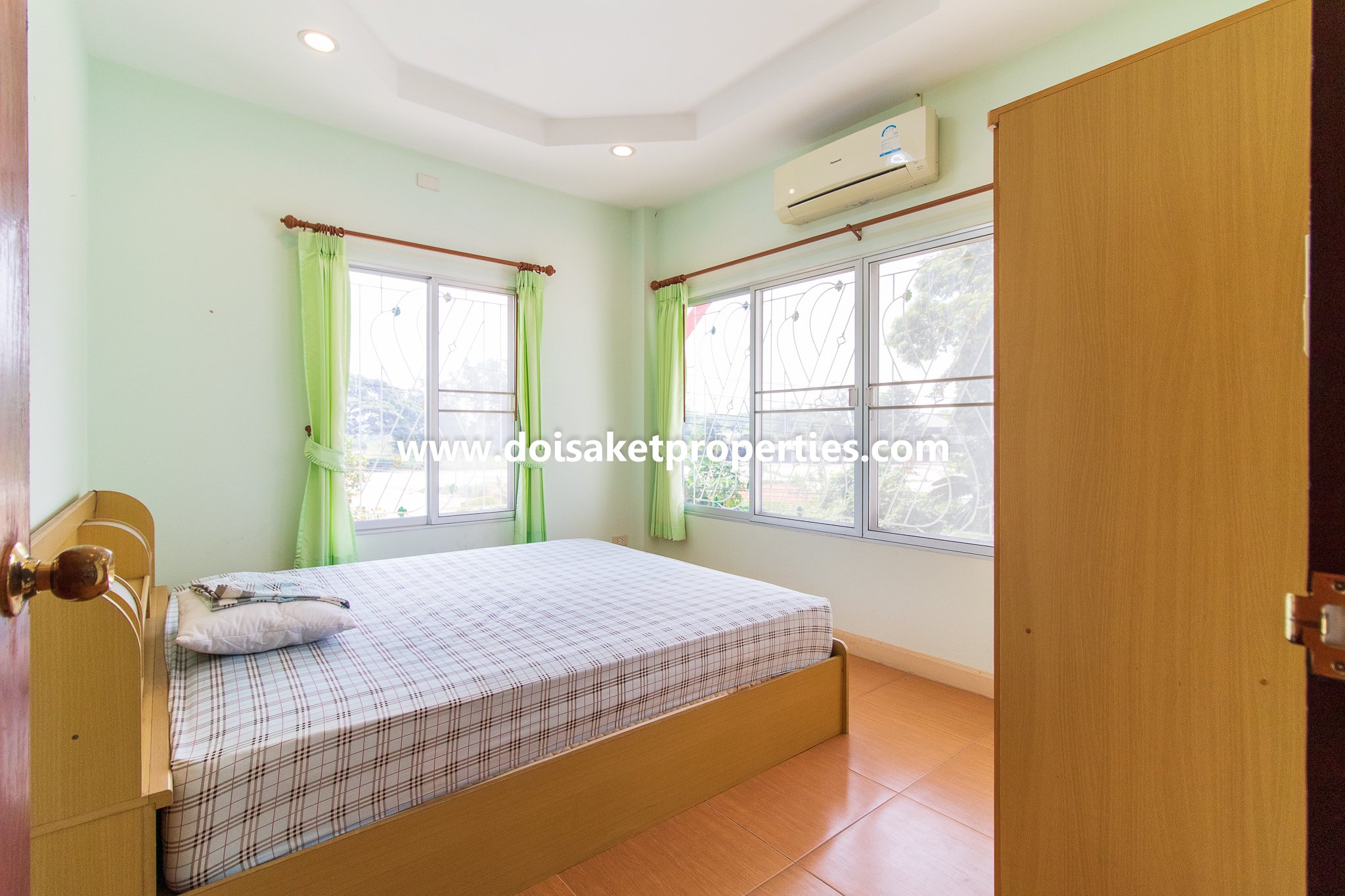 Doi Saket-DSP-(HS349-03) 3-Bedroom Family Home with Swimming Pool for Sale in Talat Kwan