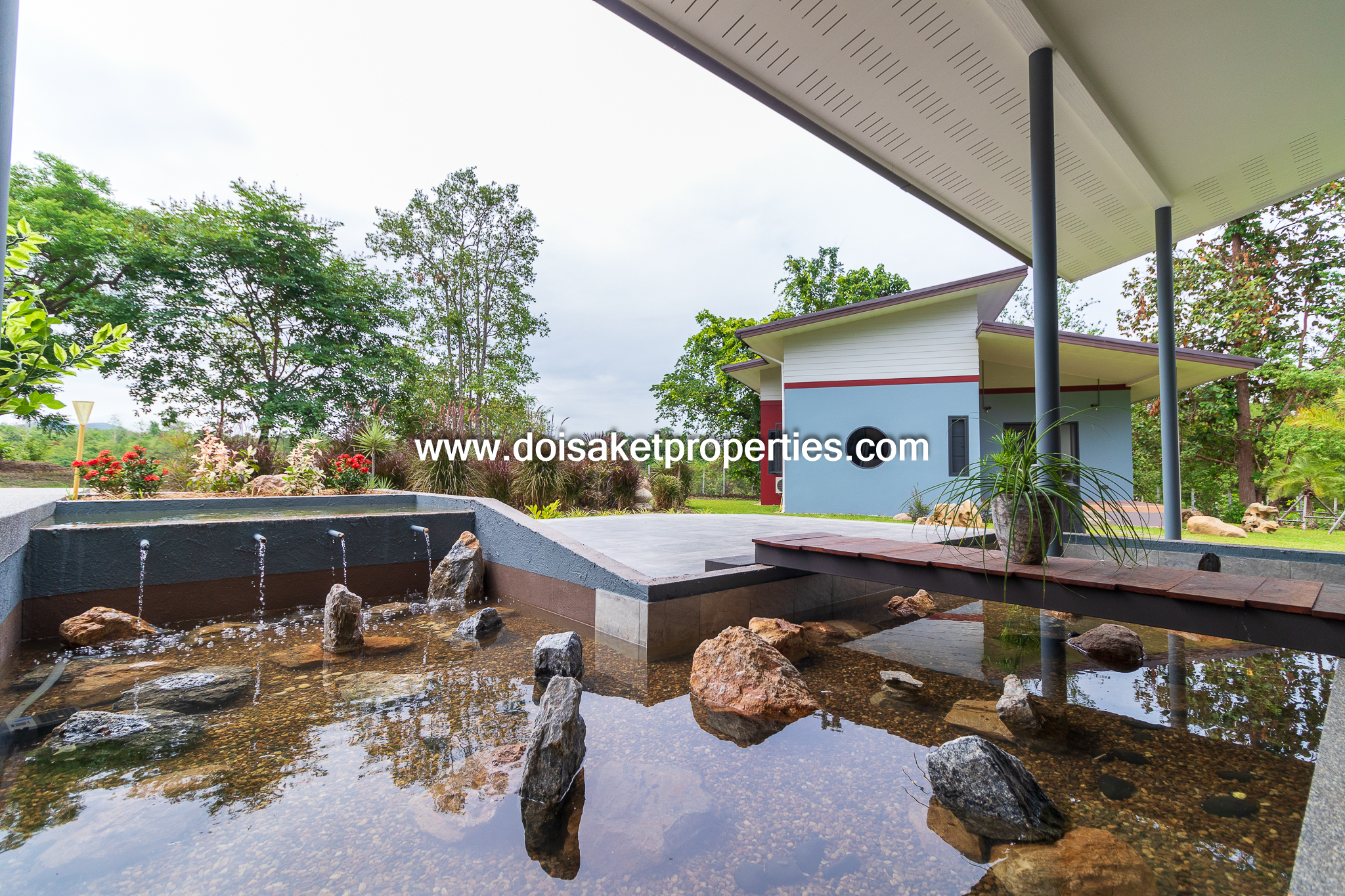 Doi Saket-DSP-(HS370-04) Incredible Nearly-New Modern Resort Style Home on 8+ Rai Overlooking a Lake for Sale in Luang Nuea