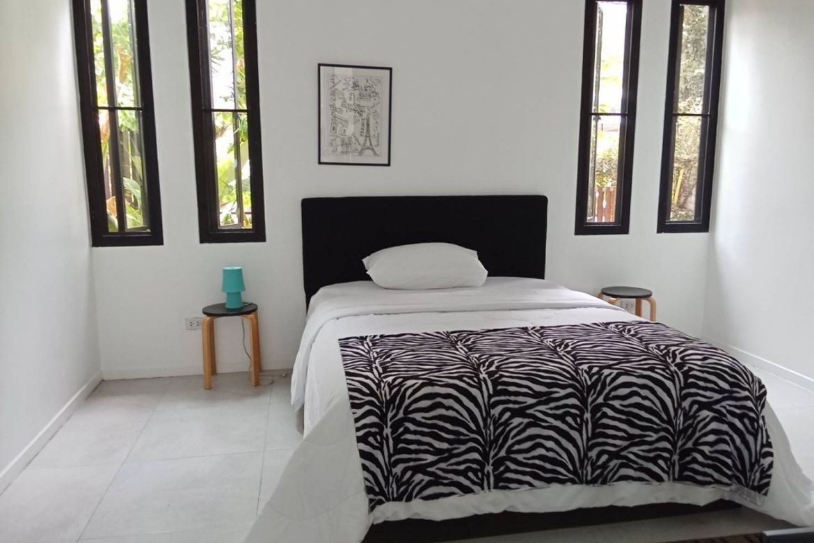 3 bed modern bungalow with a private pool for rent in Hang Dong