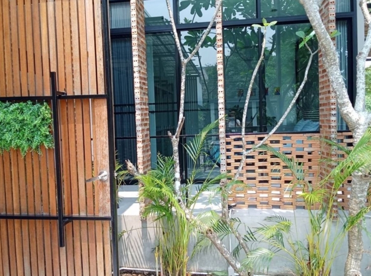 3 bed modern bungalow with a private pool for rent in Hang Dong