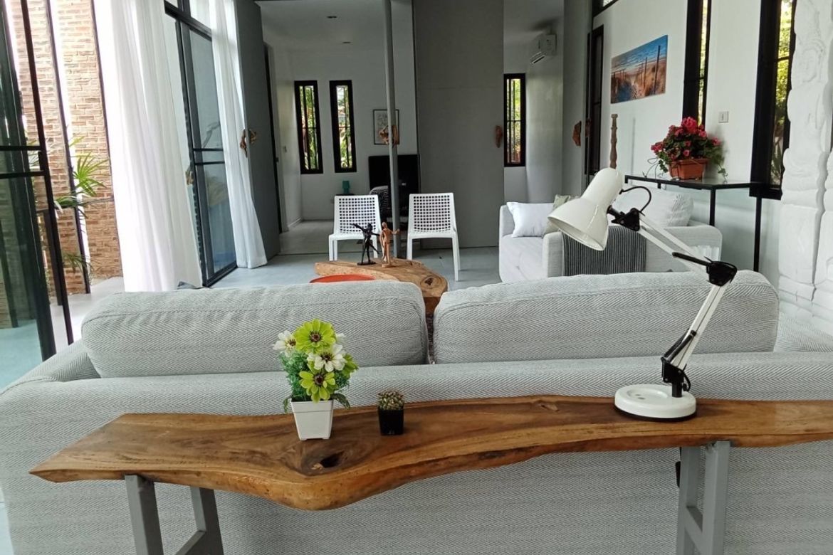 3 bed modern bungalow with a private pool for rent in Hang Dong