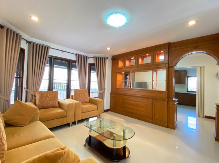 4 bed house for rent in Chang Phuak