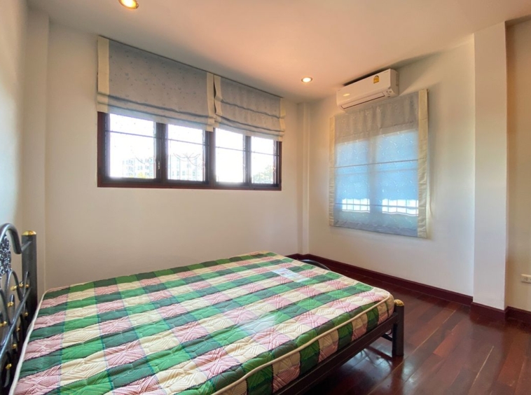 4 bed house for rent in Chang Phuak