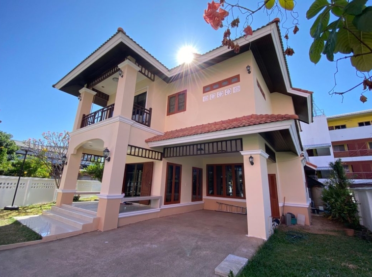 4 bed house for rent in Chang Phuak