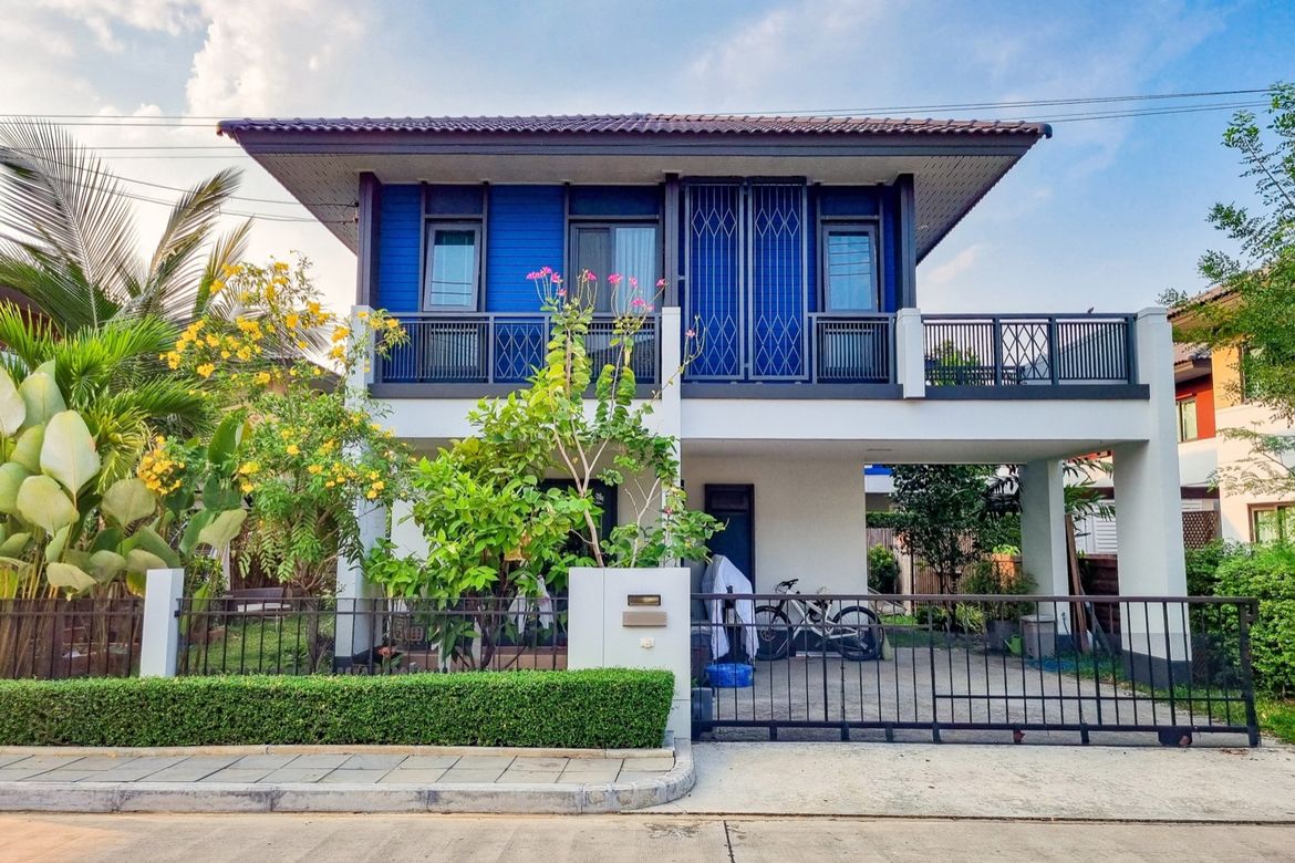 A unique house with one bed for rent in San Phi Sua