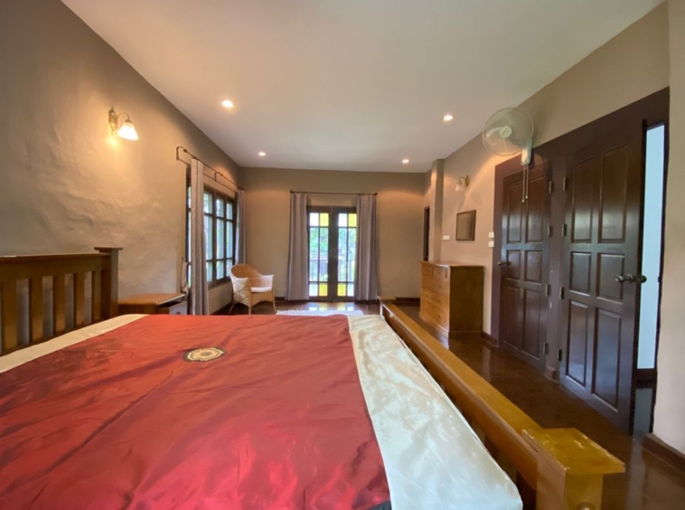 A colonial style 3 bed house for rent in Muang Chiang Mai-P-PHR946