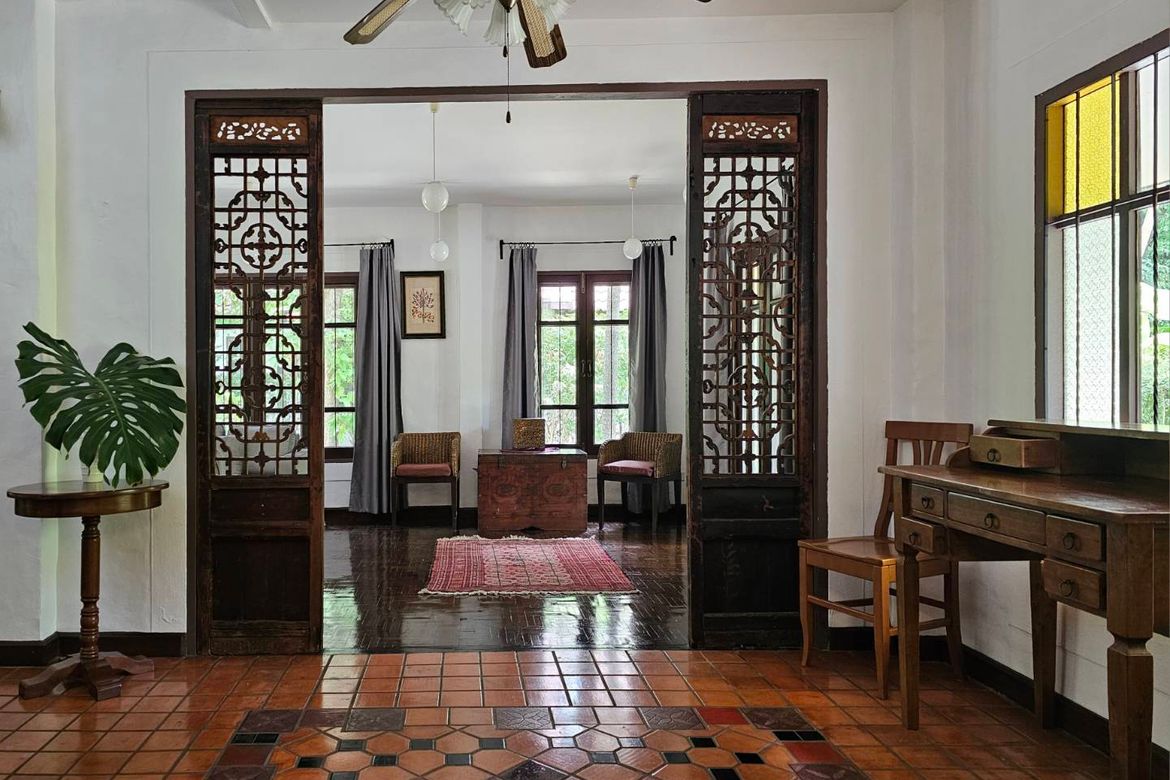 A colonial style 3 bed house for rent in Muang Chiang Mai-P-PHR946