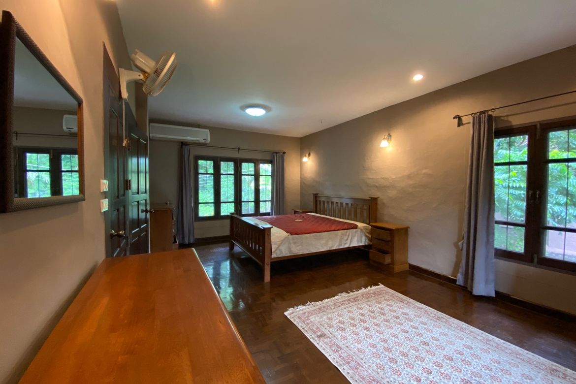 A colonial style 3 bed house for rent in Muang Chiang Mai-P-PHR946