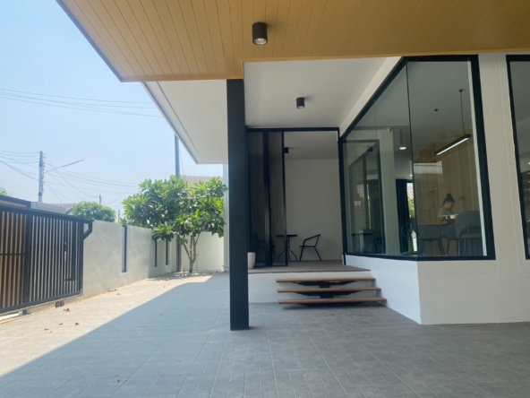 Modern Villa for Sale in Chiang Mai - Real Estate Property-CMP-329