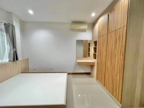 Spacious 7BR Twin House for Sale in Chiang Mai - Reduced Price-CMP-41