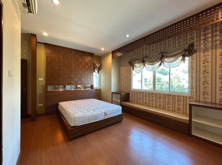 Spacious 4-Bedroom House for sale Chiang Mai | San Sai