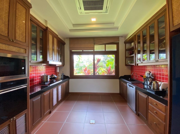 A Charming Lanna house with private pool for sale in Doi Saket