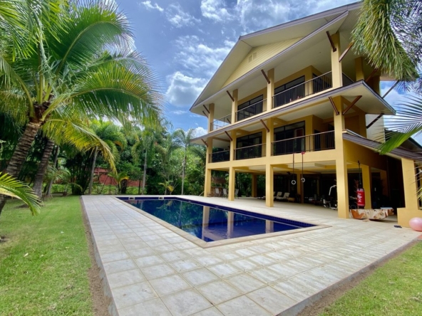 A large family home with private pool for sale in Nam Phrae