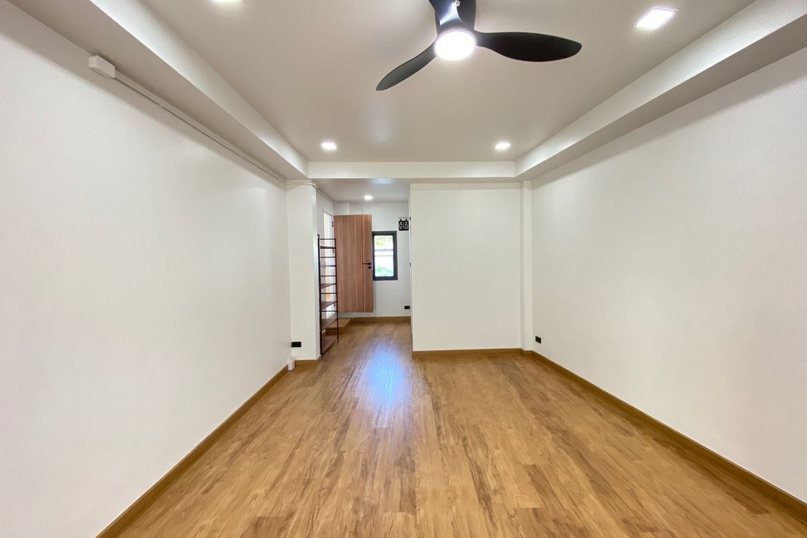 Modern 4 Bedroom House for Sale in Hang Dong-P-PHS1020