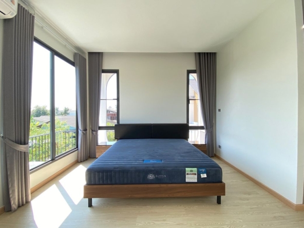 Modern 4 Bedroom House for Sale in Hang Dong-P-PHS1020