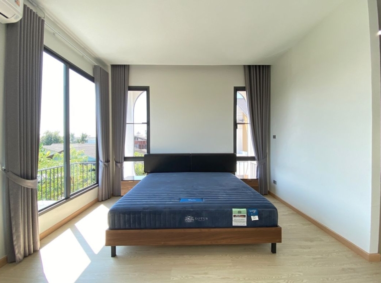 Modern 4 Bedroom House for Sale in Hang Dong-P-PHS1020