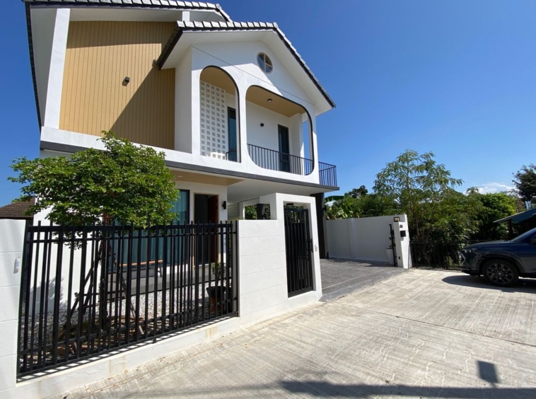 Modern 4 Bedroom House for Sale in Hang Dong-P-PHS1020