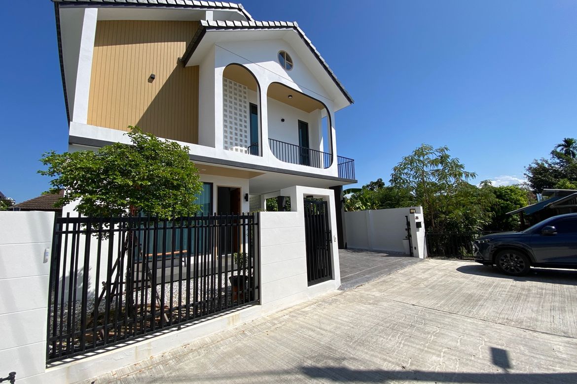 Modern 4 Bedroom House for Sale in Hang Dong-P-PHS1020