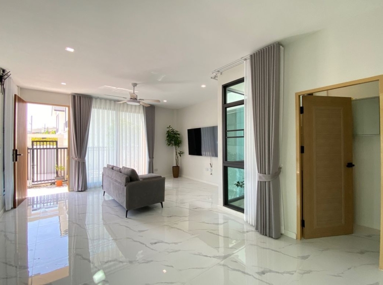 Modern 4 Bedroom House for Sale in Hang Dong-P-PHS1020