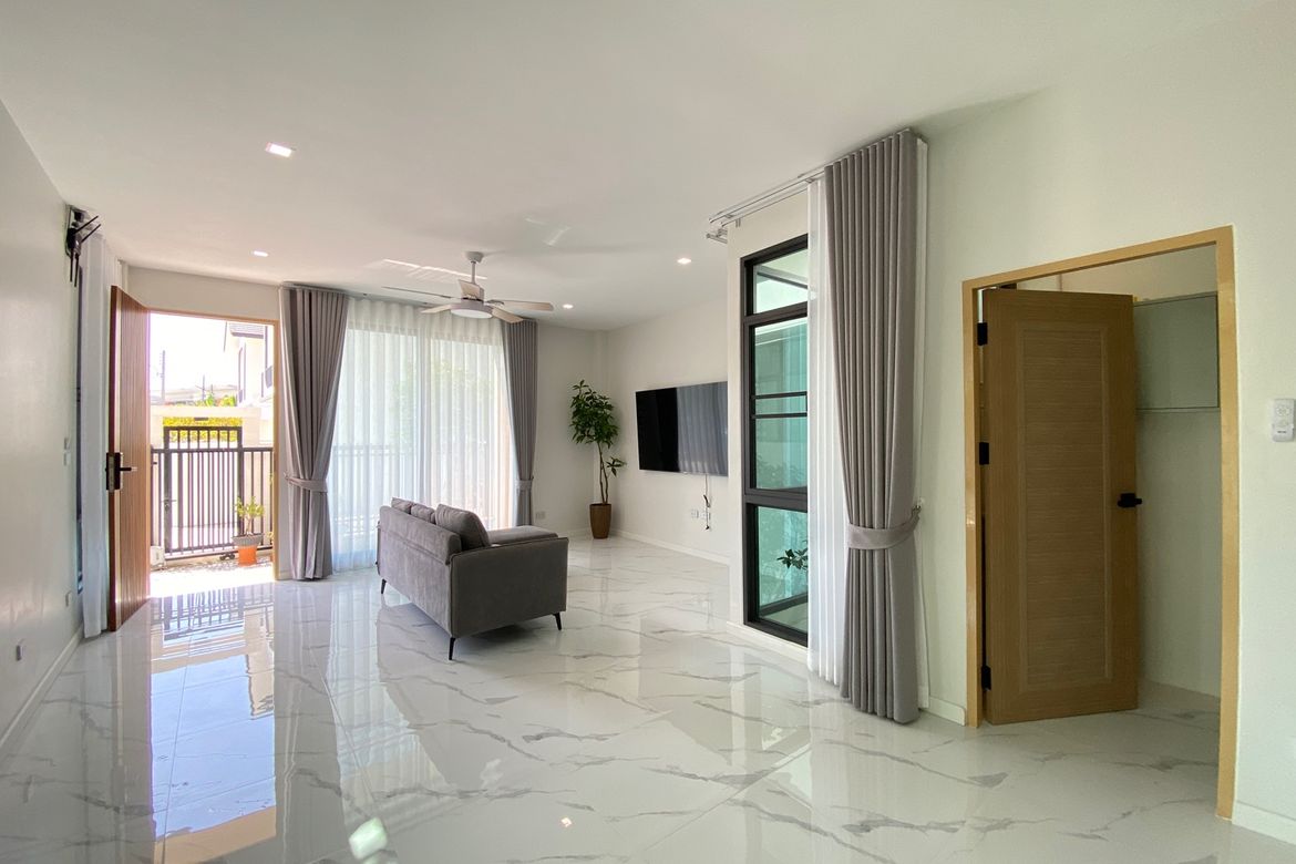 Modern 4 Bedroom House for Sale in Hang Dong-P-PHS1020