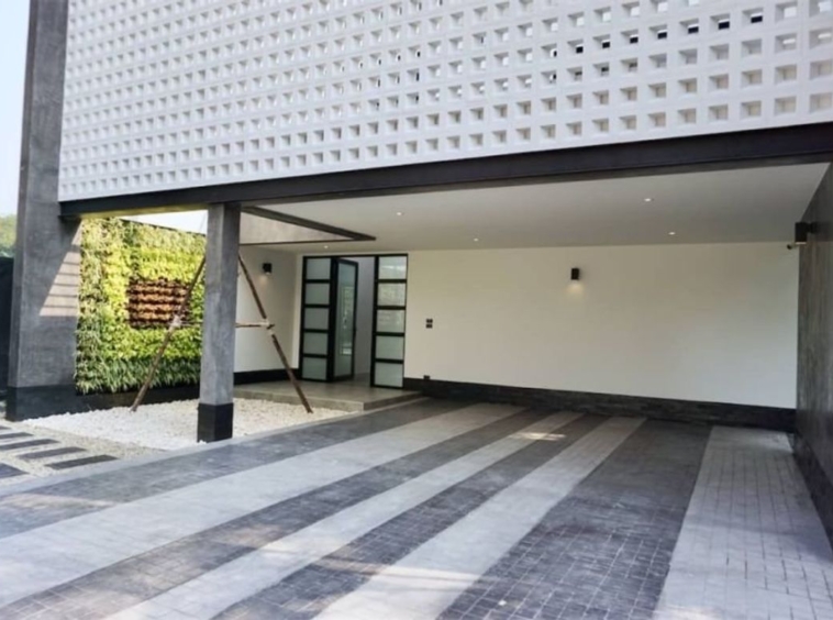 Modern house with a private pool for sale in Hang Dong