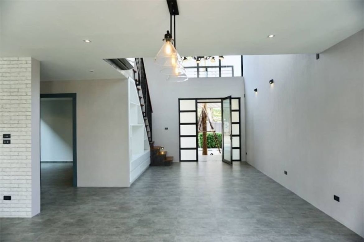 Modern house with a private pool for sale in Hang Dong