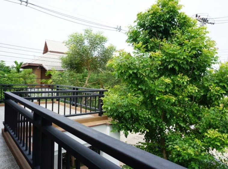 Modern Lanna house for sale in Hang Dong