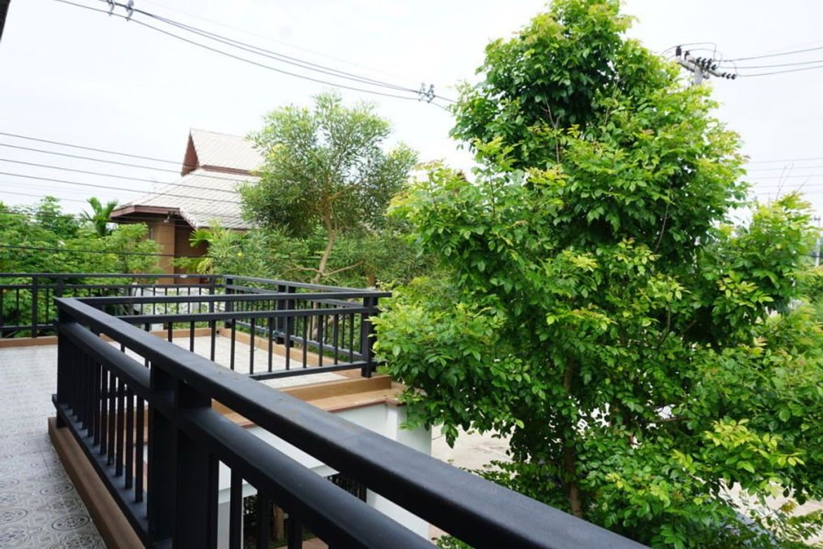 Modern Lanna house for sale in Hang Dong