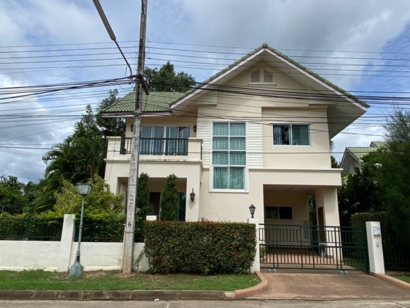 A family house for sale in Hang Dong