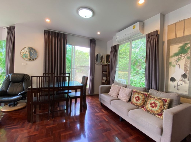 A family house for sale in Hang Dong