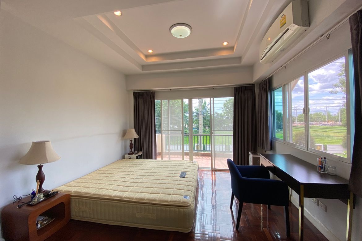 A family house for sale in Hang Dong