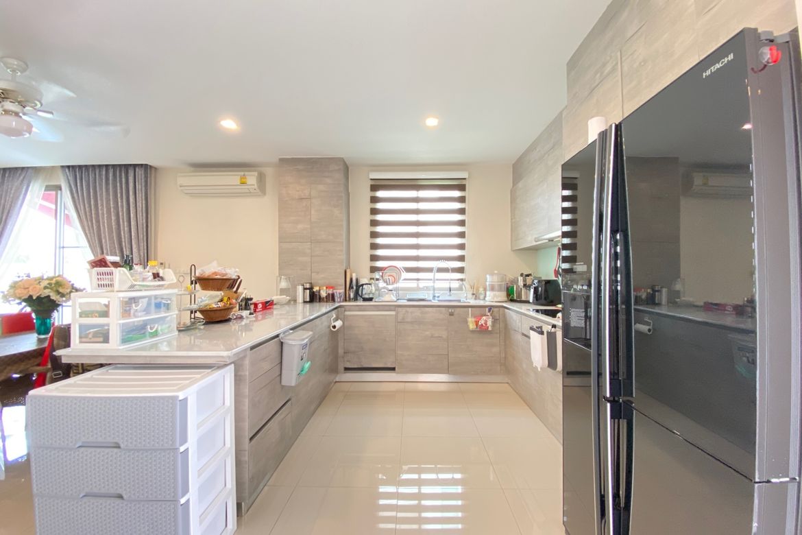 4 Bed modern house for sale in Hang Dong Chiang Mai-P-PHS847