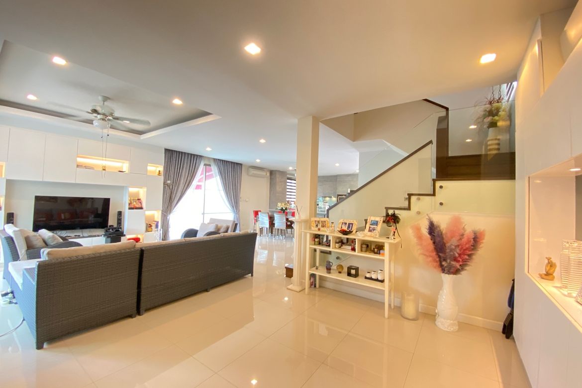 4 Bed modern house for sale in Hang Dong Chiang Mai-P-PHS847