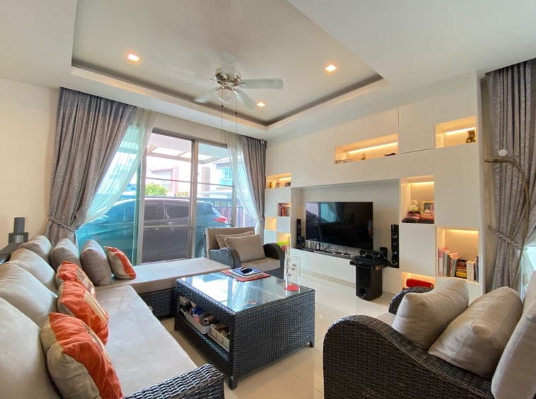 4 Bed modern house for sale in Hang Dong Chiang Mai-P-PHS847