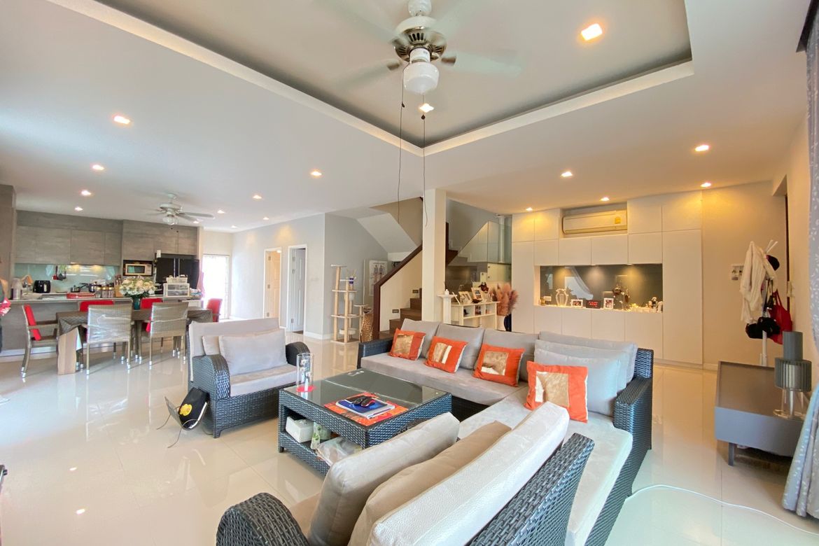 4 Bed modern house for sale in Hang Dong Chiang Mai-P-PHS847