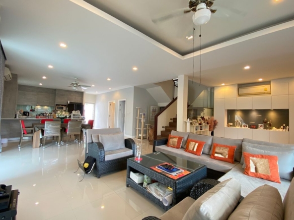 4 Bed modern house for sale in Hang Dong Chiang Mai-P-PHS847