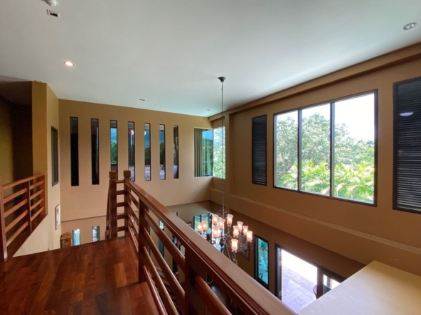 6 bed family home with private pool for sale in Nam Phrae Chiang Mai-P-PHS936