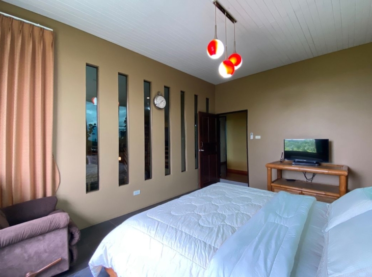 6 bed family home with private pool for sale in Nam Phrae Chiang Mai-P-PHS936