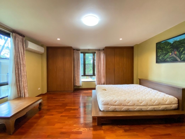 6 bed family home with private pool for sale in Nam Phrae Chiang Mai-P-PHS936